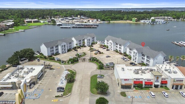 Building Photo - 168 Lake Point Blvd