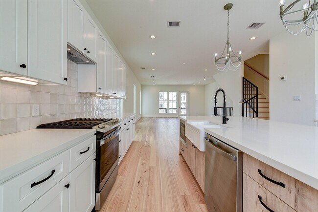 Building Photo - 2516 Ohsfeldt St