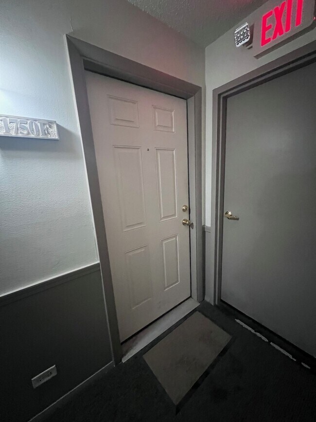 Building Photo - 1750 Fayette Walk