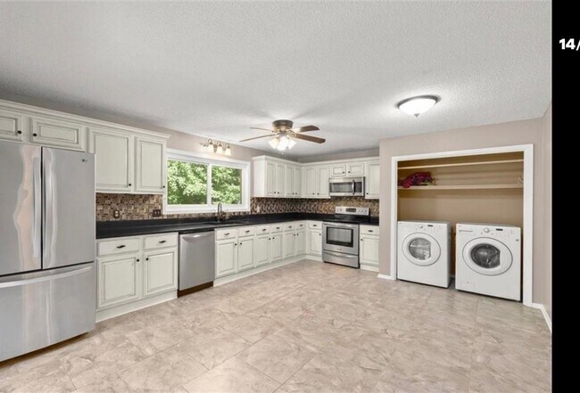 Building Photo - 2193 Oakrill Ct