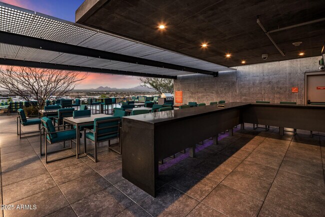 Building Photo - 7120 E Kierland Blvd