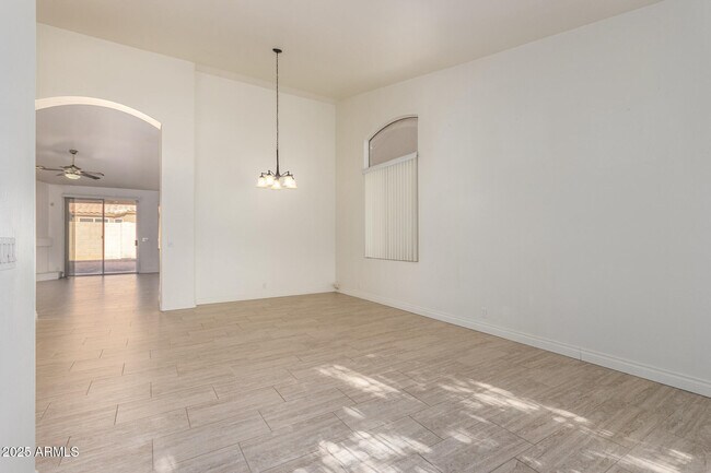 Building Photo - 6092 W Dublin Ln