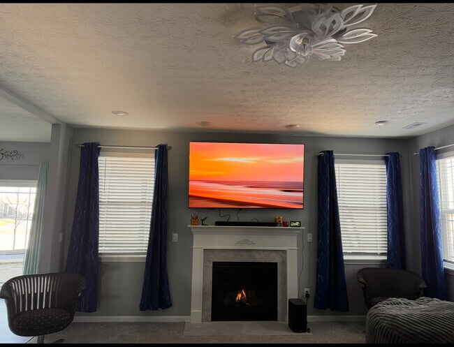 Building Photo - 5817 Flat Hill Dr