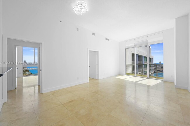 Primary Photo - 325 S Biscayne Blvd