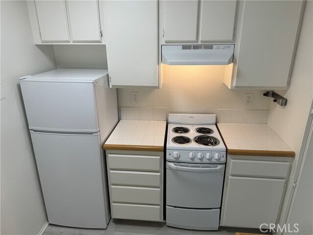 Building Photo - 26172 Sanz