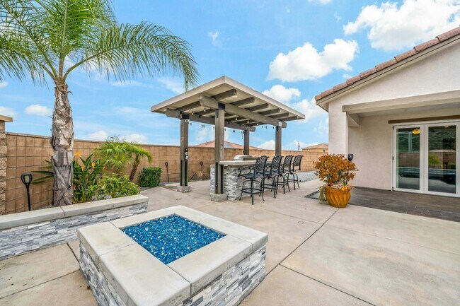 Building Photo - 32847 Bachelor Peak St