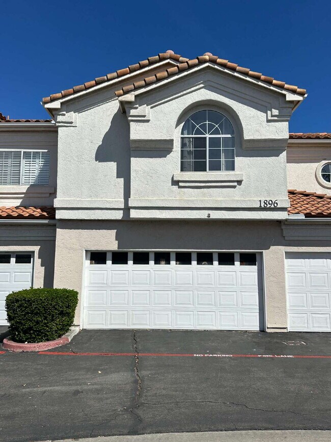 Building Photo - $4,000 - 4 Bed / 3.5 Bedroom Townhouse in Ambiance Neighborhood of San Marcos