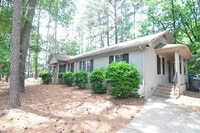 Building Photo - 2516 Foxwood Dr