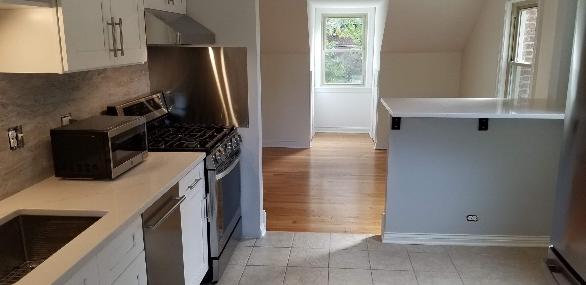 Unit 2 - 679 Park Ave W