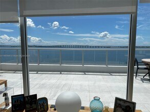 Building Photo - 1541 Brickell Ave