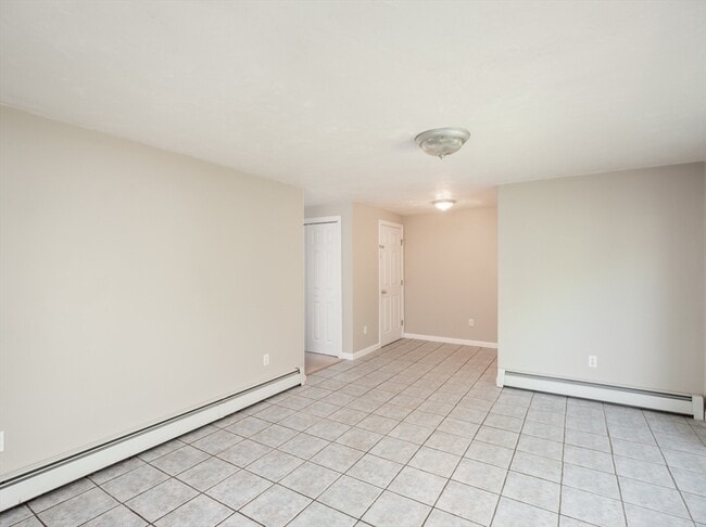 Building Photo - 90 A Loxwood St