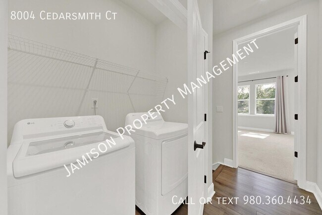 Building Photo - 8004 Cedarsmith Ct