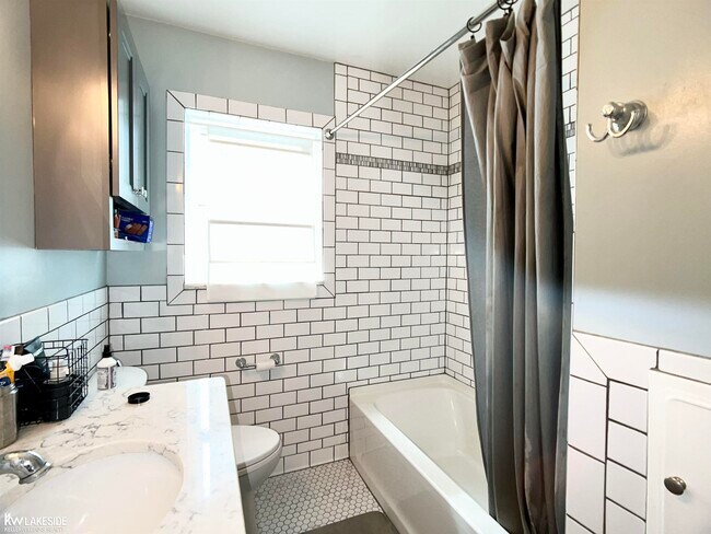 Building Photo - 421 N Edgeworth Ave