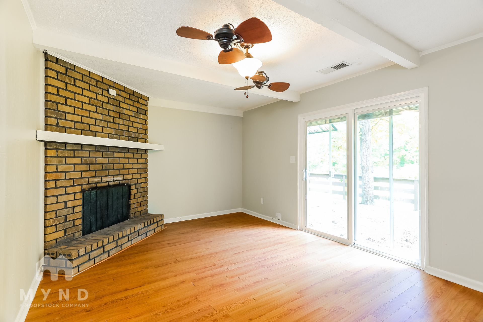 Building Photo - 320 Navajo Pines Dr