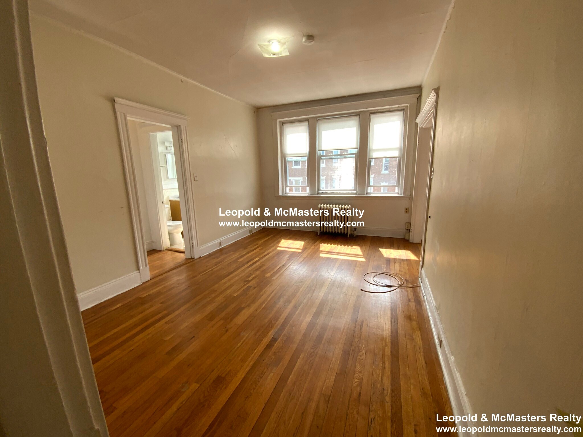 Building Photo - 239 Kelton St
