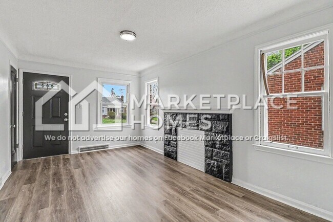 Building Photo - 18276 Oakfield Ave