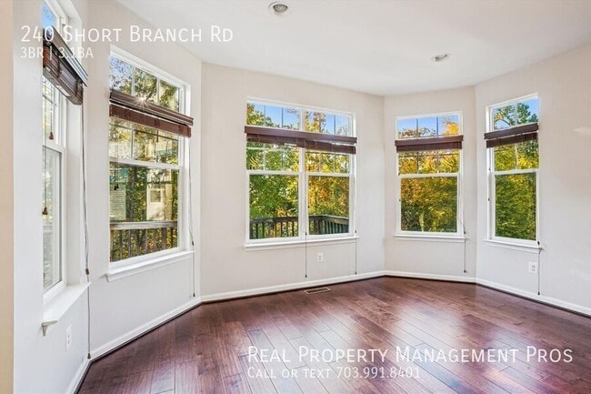 Building Photo - 240 Short Branch Rd