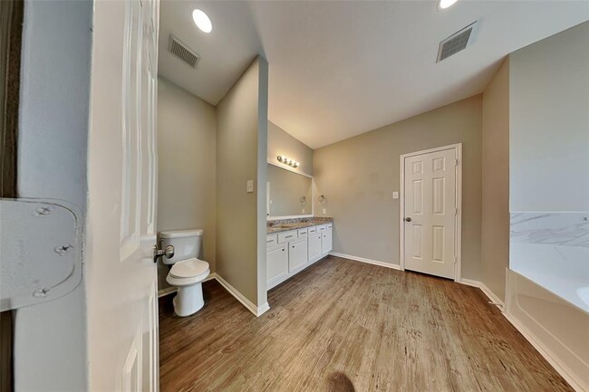 Building Photo - 1212 Pine Moss Ct