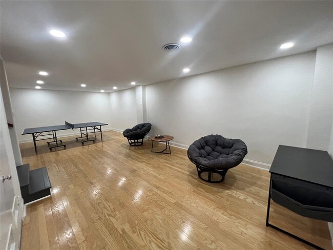 Building Photo - 1511 Chelsea Ln