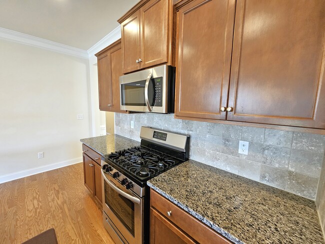 Building Photo - 558 Castleby Dr