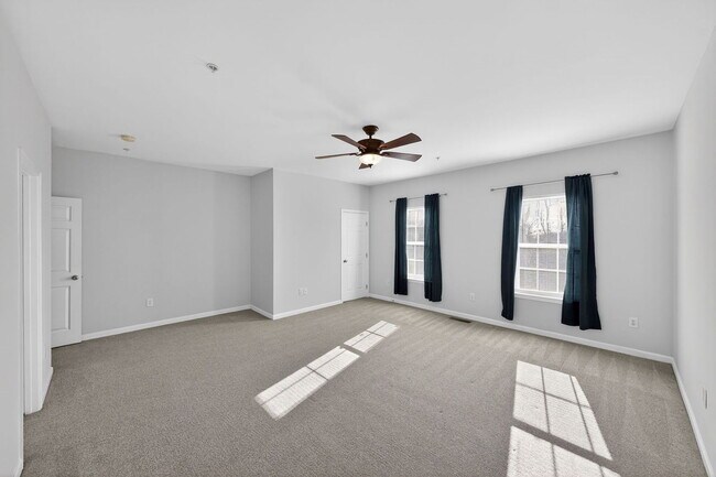 Building Photo - 8011 Forest Ridge Dr