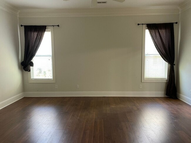 Building Photo - Fabulous Three Bedroom Home in Antiquity