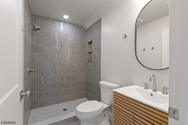 Building Photo - 42 Church St