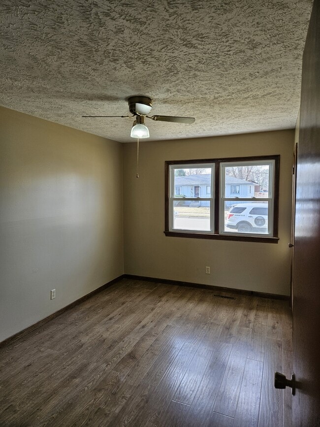 Building Photo - 1310 W Dakota St