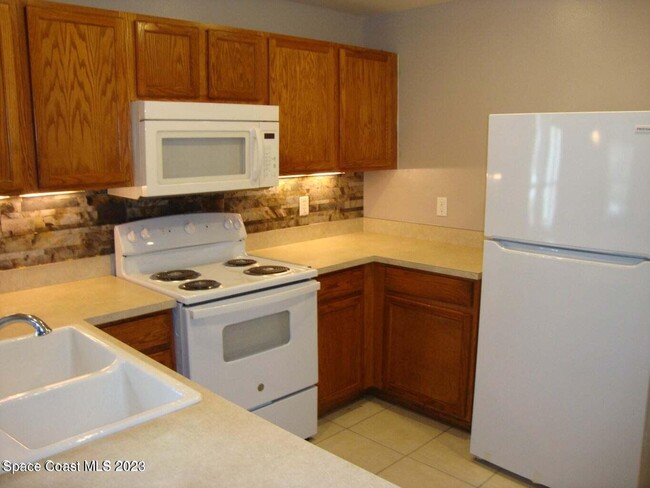 Building Photo - 655 Margie Dr