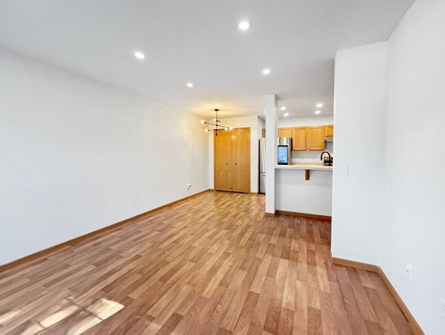 Building Photo - 1389 Highpoint Curve