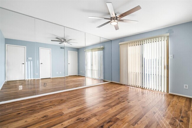 Building Photo - 3100 Walnut Bend Ln