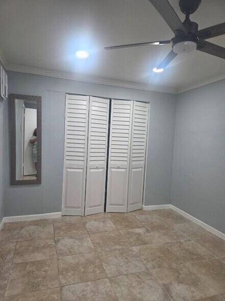 Building Photo - 9830 Martinique Dr