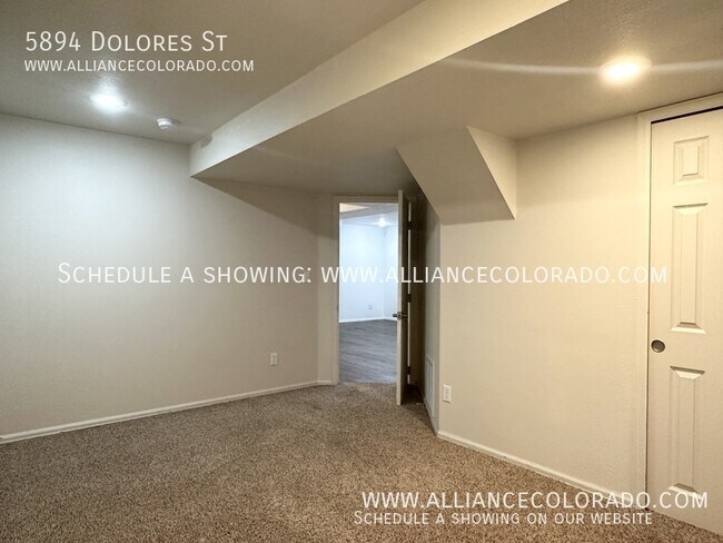 Building Photo - 5894 Dolores St