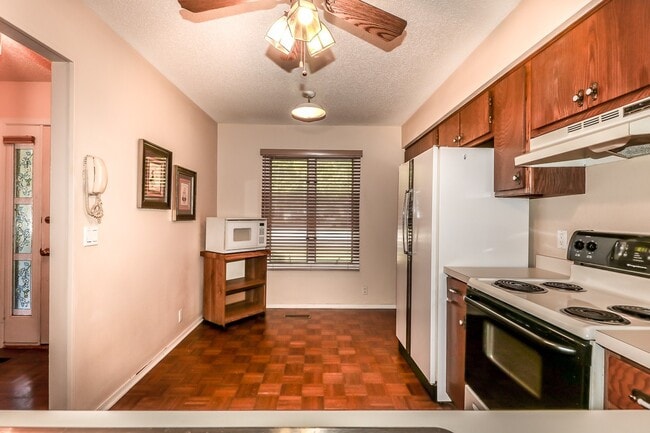 Building Photo - 3 Cortez Ln