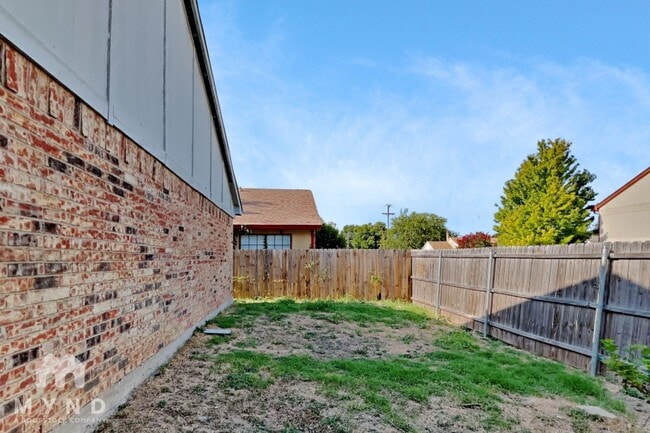 Building Photo - 6708 Oriole Ct