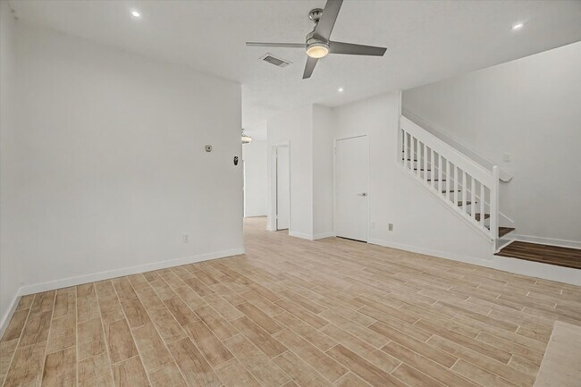 Building Photo - 12500 Brookglade Cir