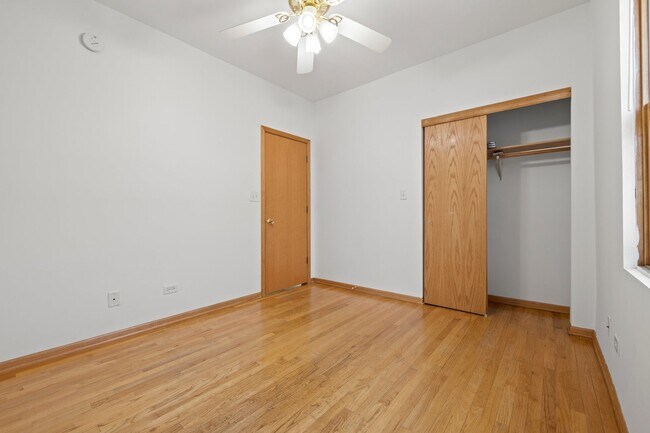 Building Photo - 613 W 43rd Pl