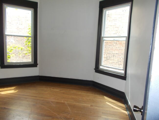 Building Photo - 5715 S Sangamon St