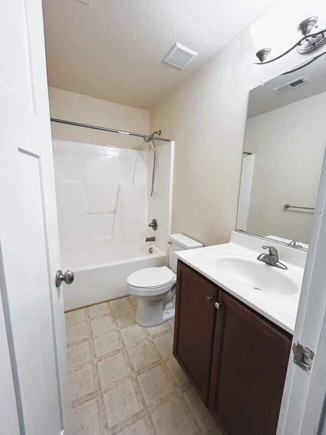 Building Photo - 248 Craftsman Cir