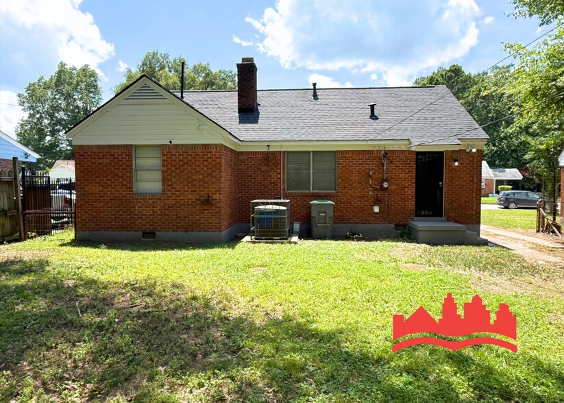 Building Photo - 1080 Waring Rd