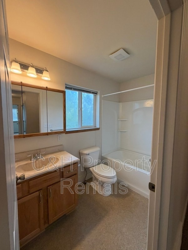 Building Photo - 406 1st St SE