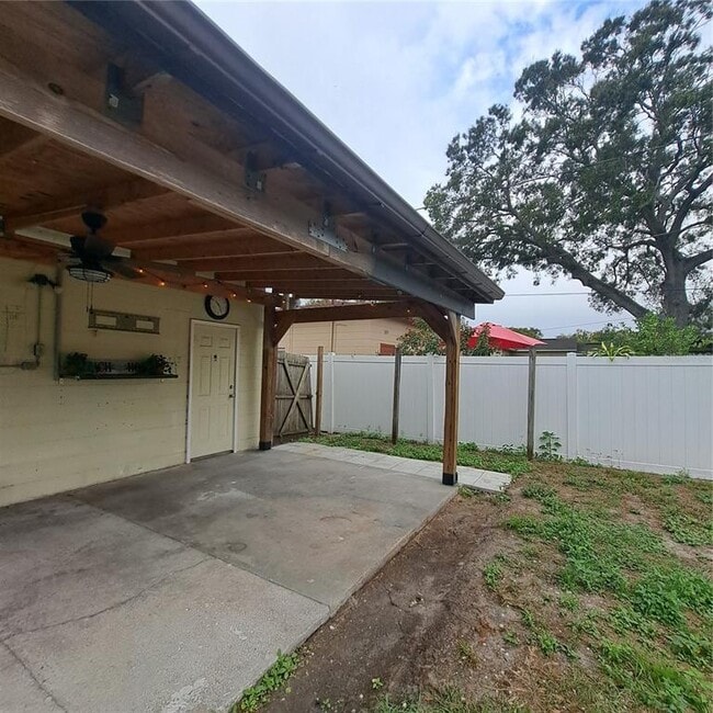 Building Photo - 2851 28th Ave N