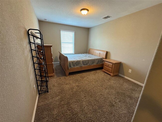 Building Photo - 273 Everglade Dr