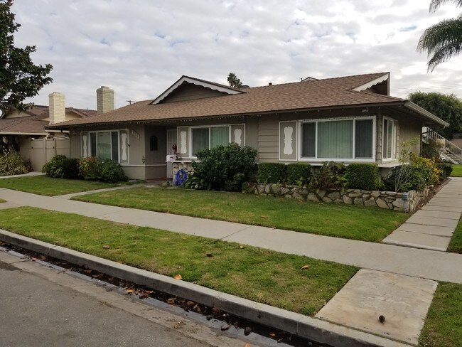 Building Photo - 7632 Amazon Dr