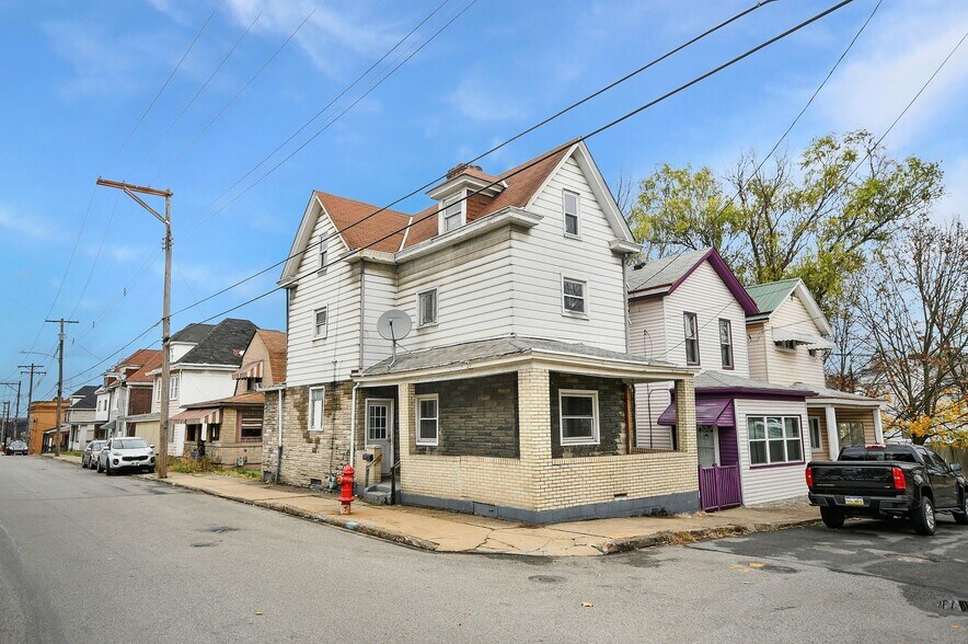 Building Photo - 1243 Evans Ave