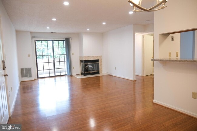 Building Photo - 6941 Mary Caroline Cir