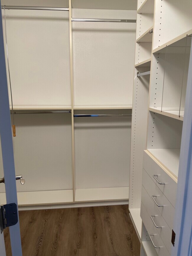 Building Photo - 8741 Red Brook Dr