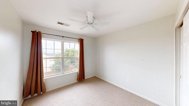 Building Photo - 502 Legrace Terrace NE