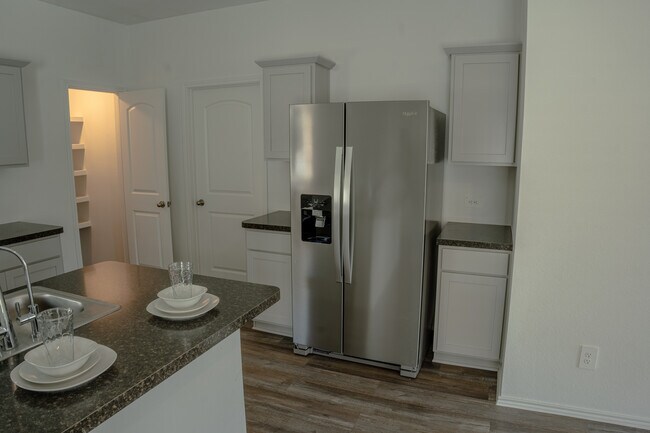 Building Photo - 5746 Hampton Vly Dr