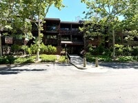 Building Photo - Luxury Condo in Heart of Downtown Los Gatos